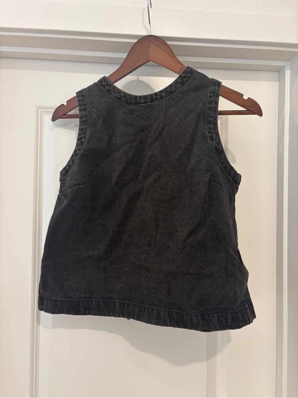 Abercrombie & Fitch Black Washed Button-Back Sleeveless Top - Picture 2 of 3